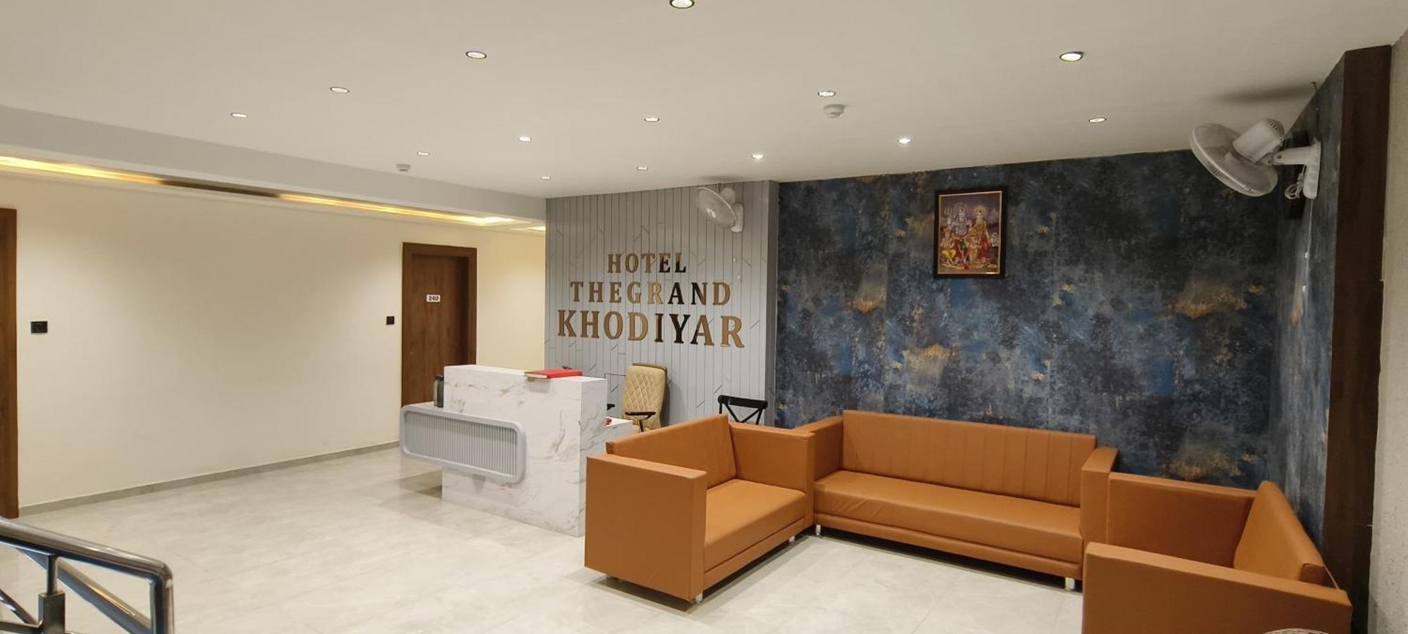 Hotel The Grand Khodiyar Visnagar Exterior foto