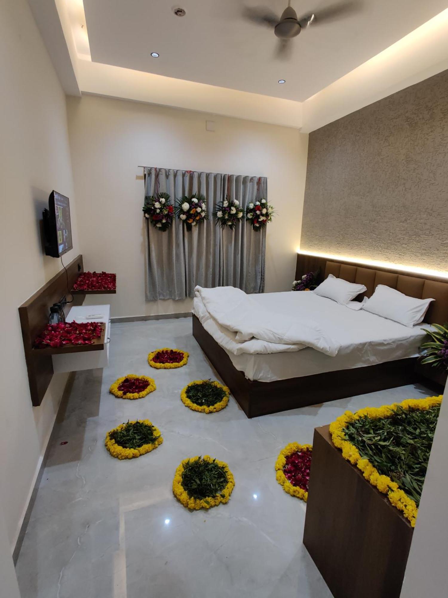 Hotel The Grand Khodiyar Visnagar Exterior foto